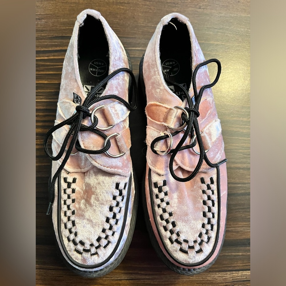 UNWORN T.U.K PINK CRUSHED VELVET VIVA MONDO CREEPER NWT